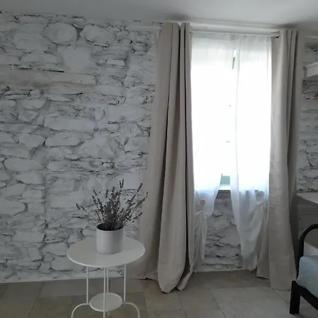 Ape Bianca - Oleandro Apartment Colico